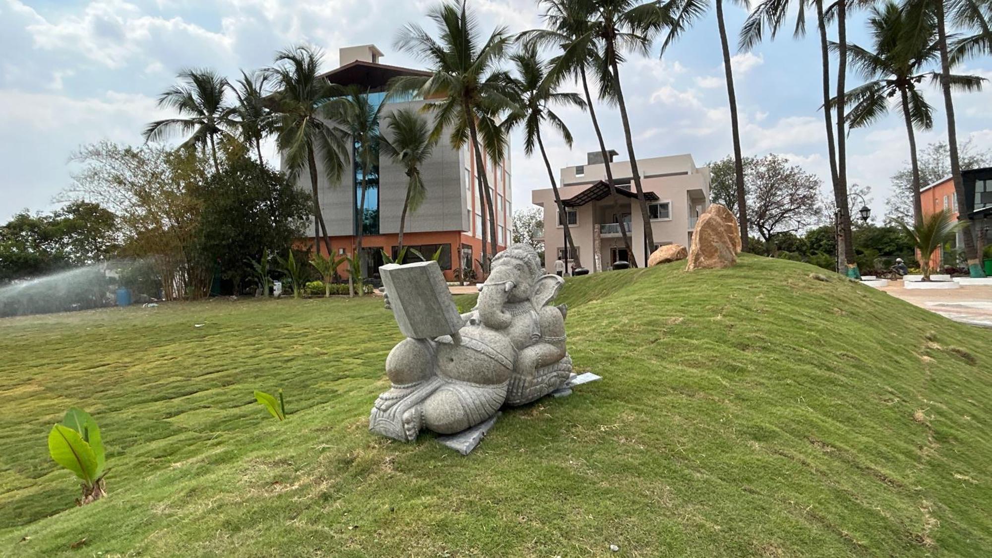 Serene Resort Hyderabad Shamshabad Esterno foto