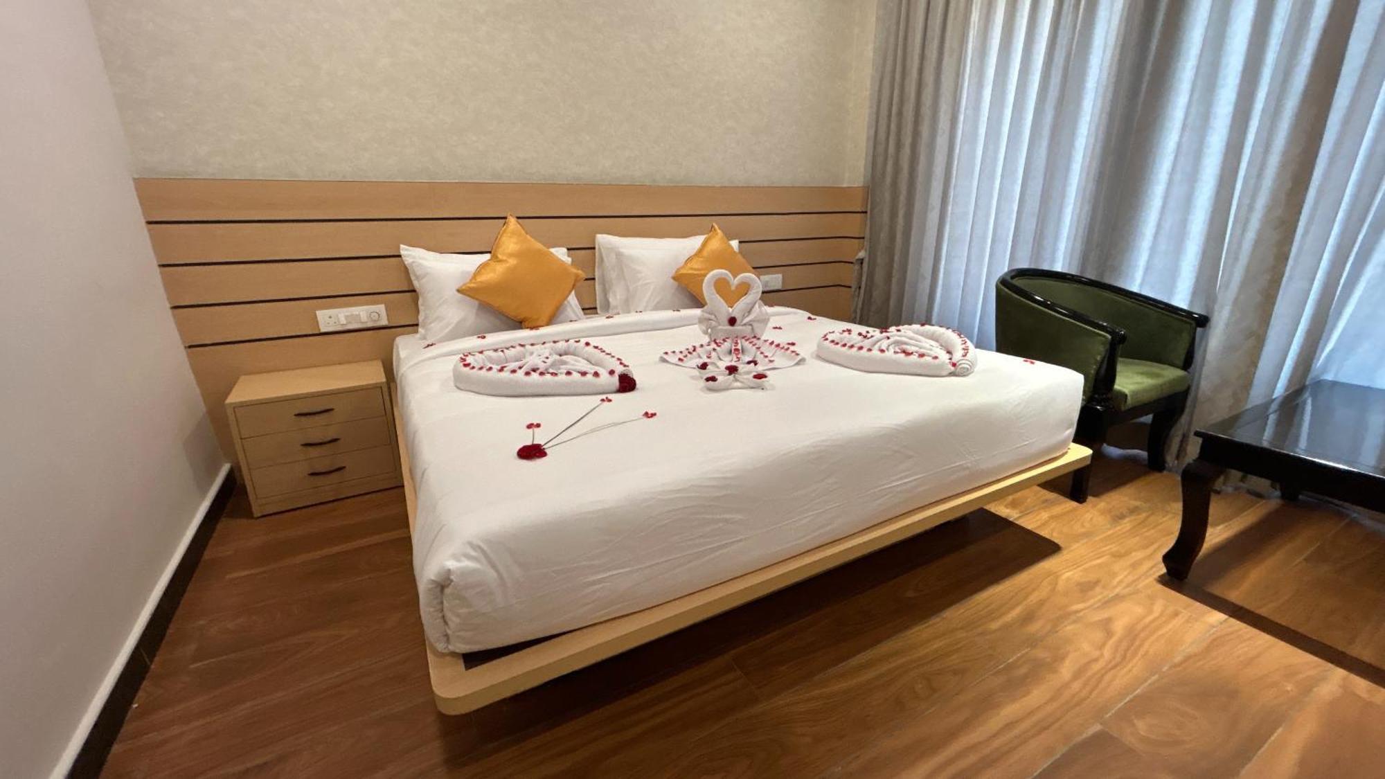 Serene Resort Hyderabad Shamshabad Esterno foto