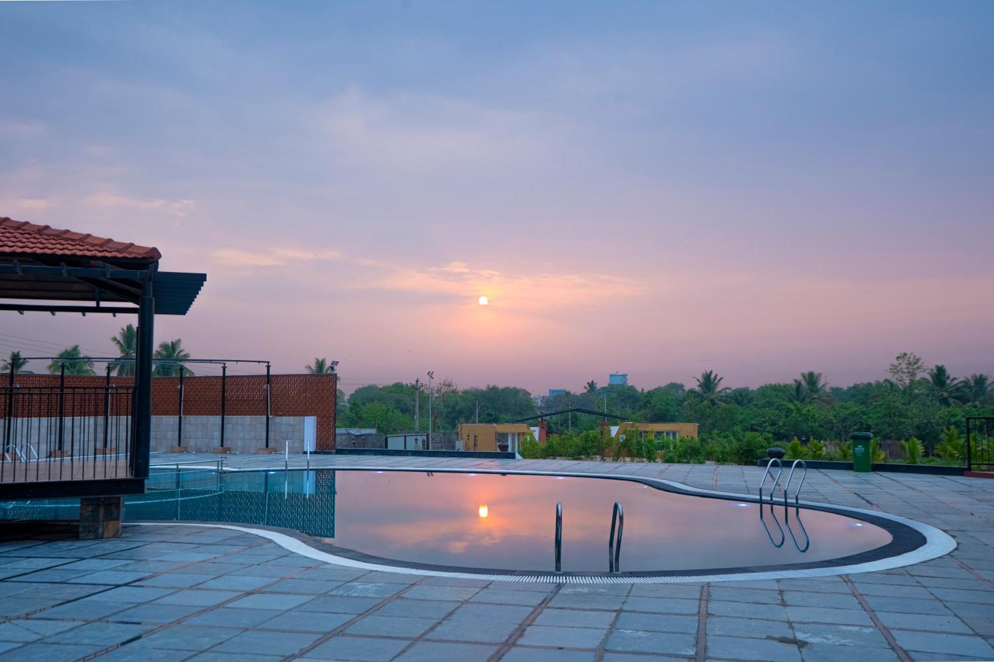 Serene Resort Hyderabad Shamshabad Esterno foto