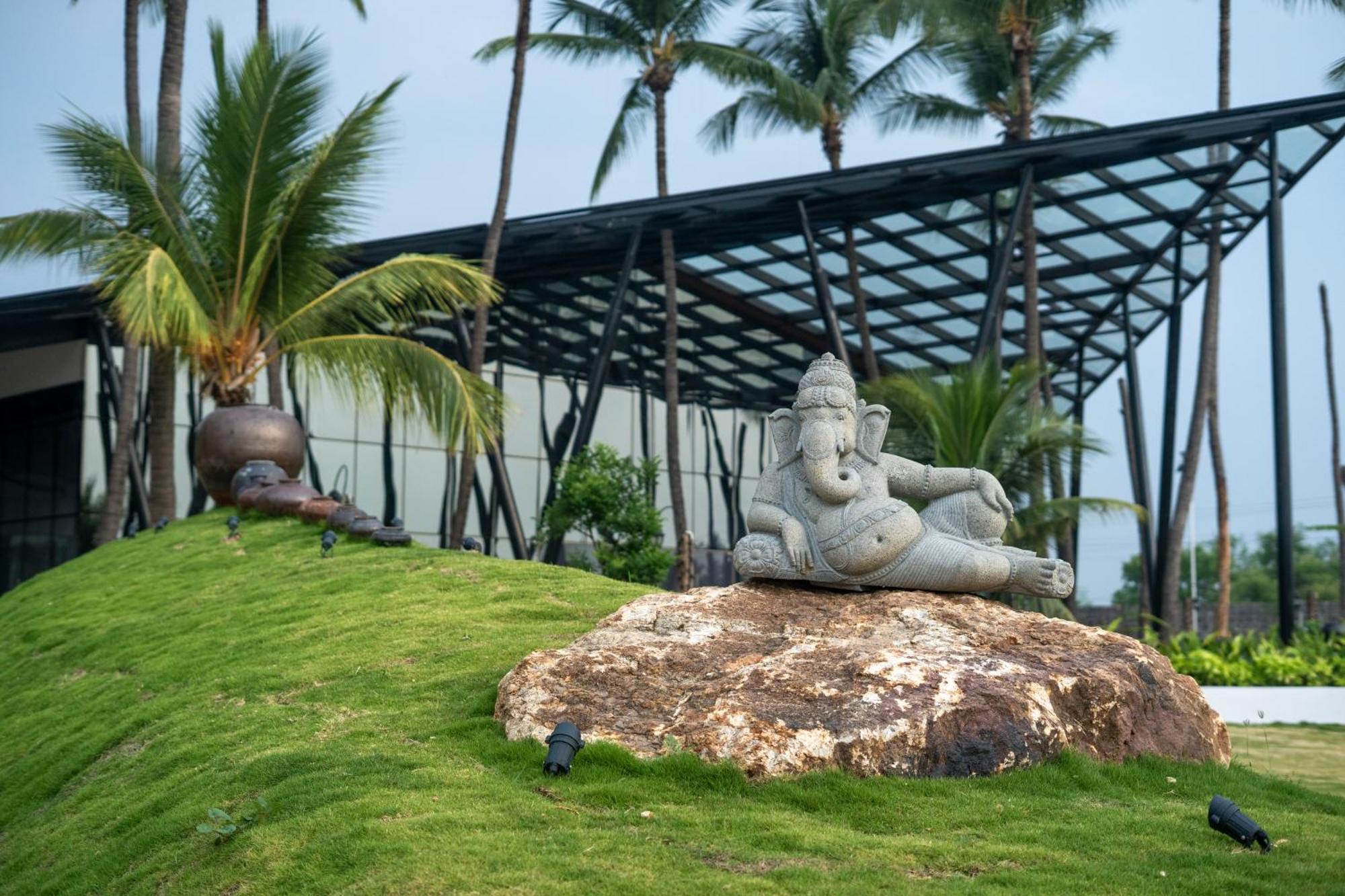 Serene Resort Hyderabad Shamshabad Esterno foto