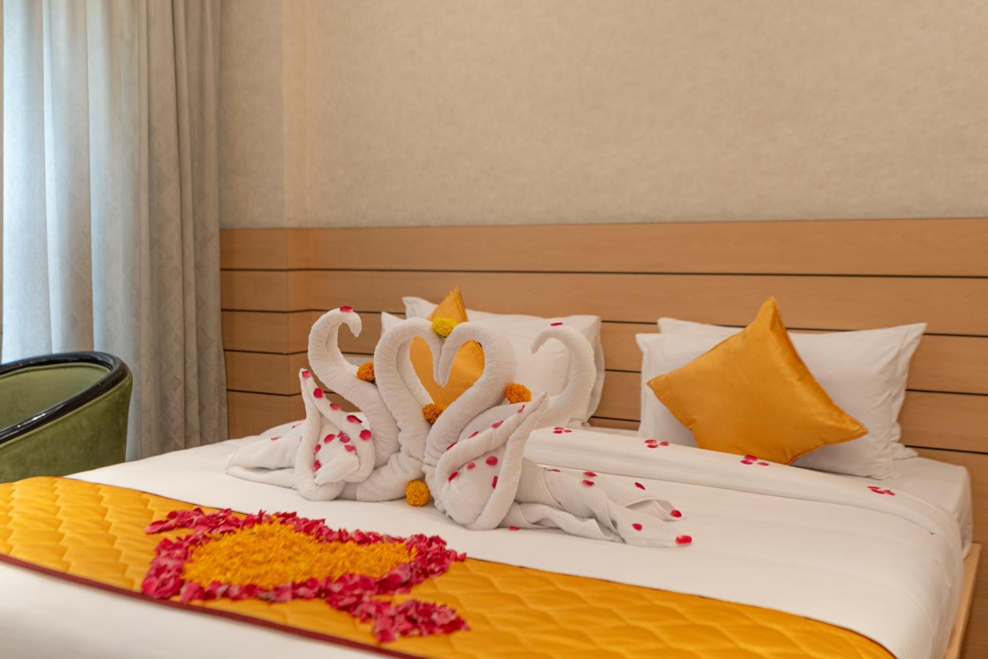 Serene Resort Hyderabad Shamshabad Esterno foto