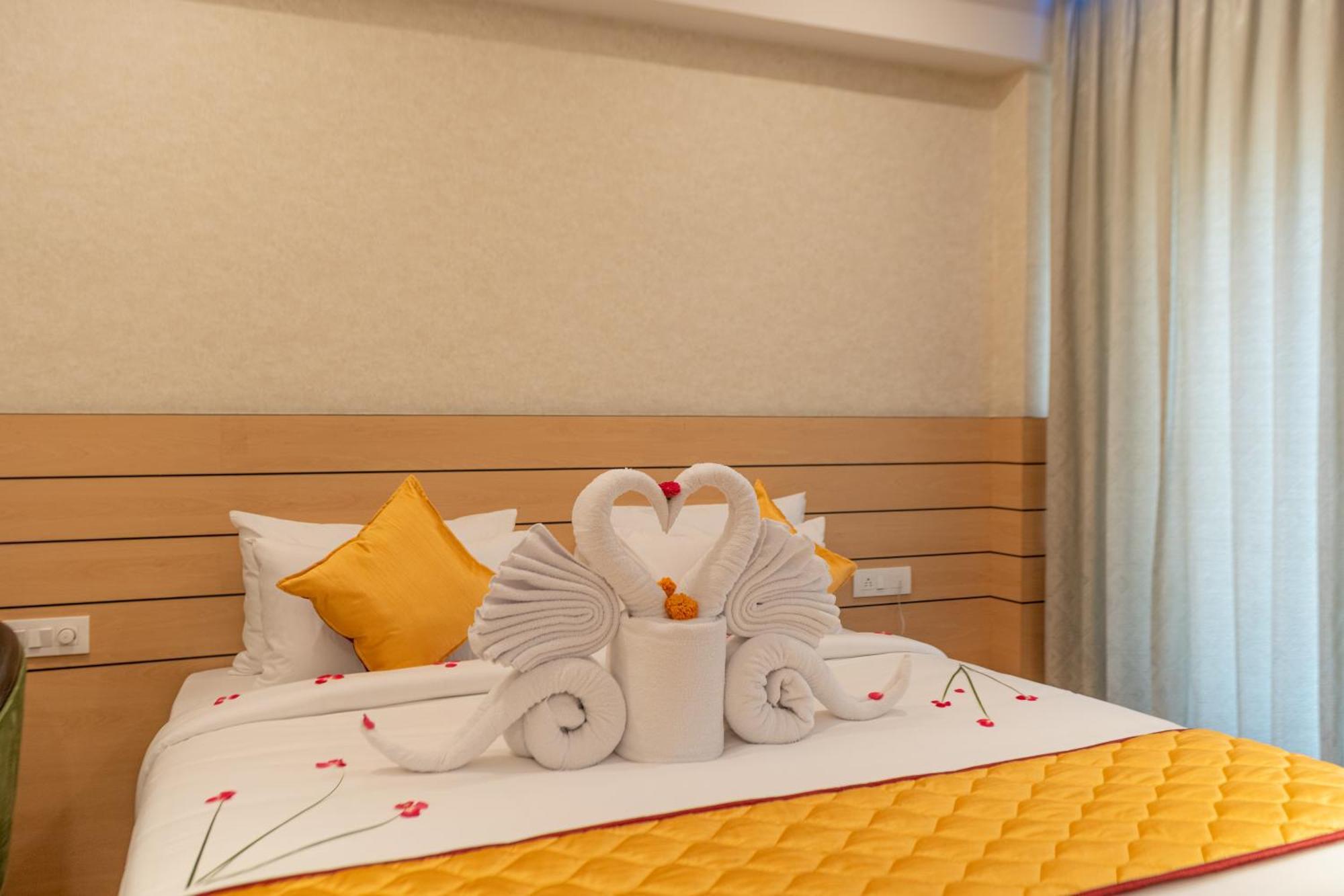 Serene Resort Hyderabad Shamshabad Esterno foto